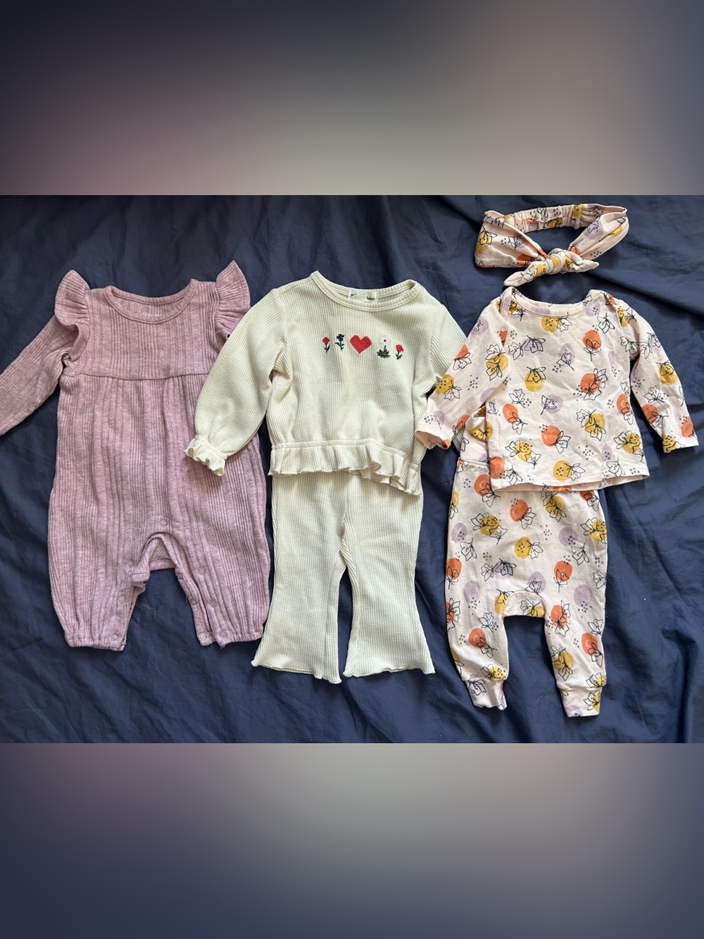 Bundle of 6 matching baby girl outfits / sets in good to like-new condition